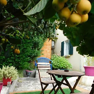 villa-les-pins.hotels-rhonealpes.com/